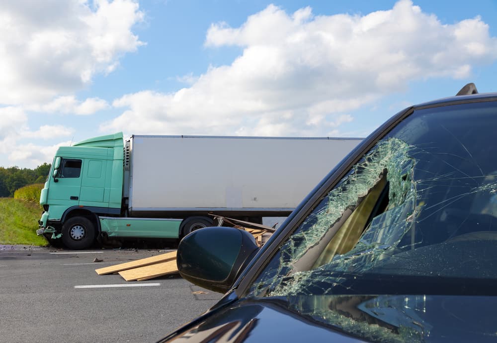 Why You Should Hire an Attorney If You’ve Been in a Semi-truck Accident